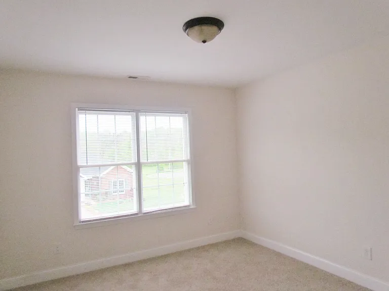 1515 Mayfair Dr — Photo 8