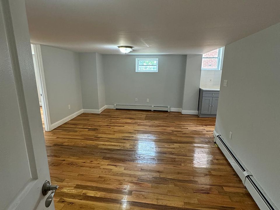 1st image of 3849 Amundson Ave #1
