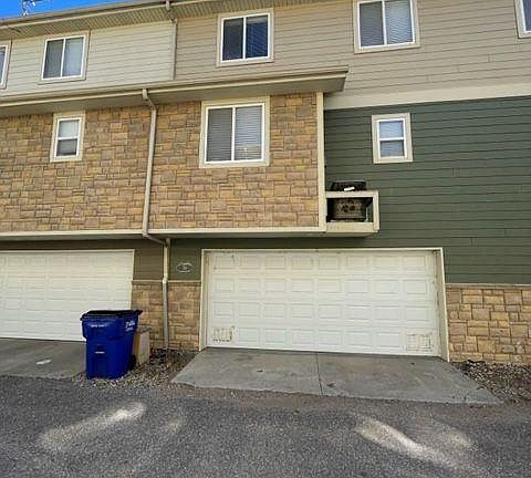 2nd image of 24 Fuller Cir
