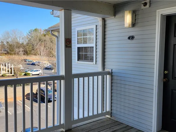 102 University Village Dr #J, Central, SC 29630