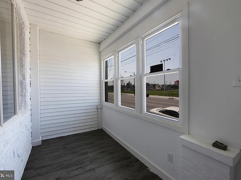 2677 Aramingo Ave — Photo 27