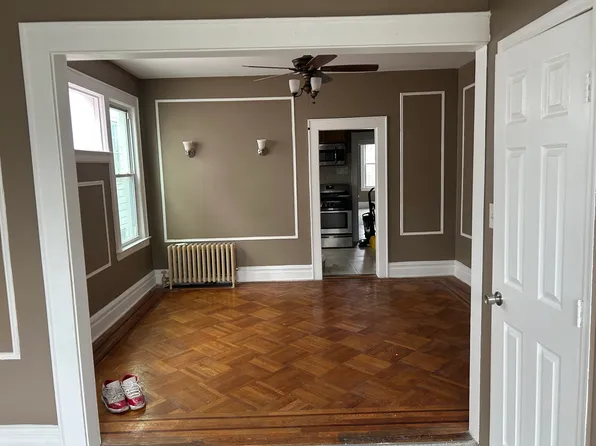 420 Kerrigan Blvd #4, Newark, NJ 07106