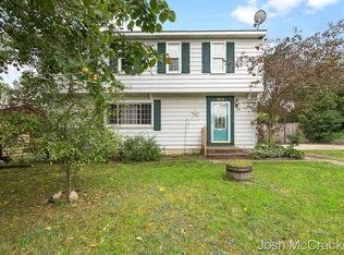 10870 Deerwood Dr SE, Lowell, MI 49331