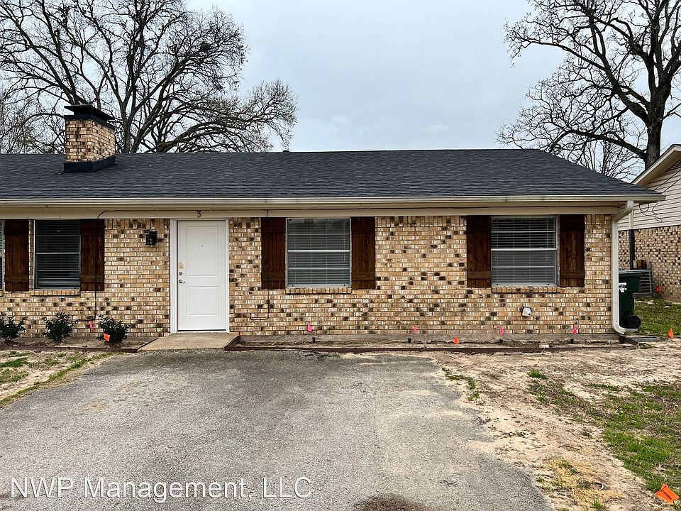 1st image of 811 McClenny Dr #M03