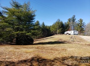 9050 Pittmans Gap Rd, Newland, NC 28657