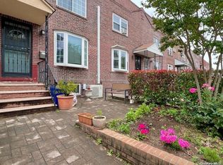 2062 28th St, Astoria, NY 11105