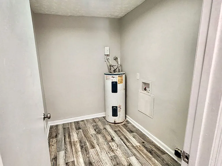 Riverbend Apartments — Photo 62