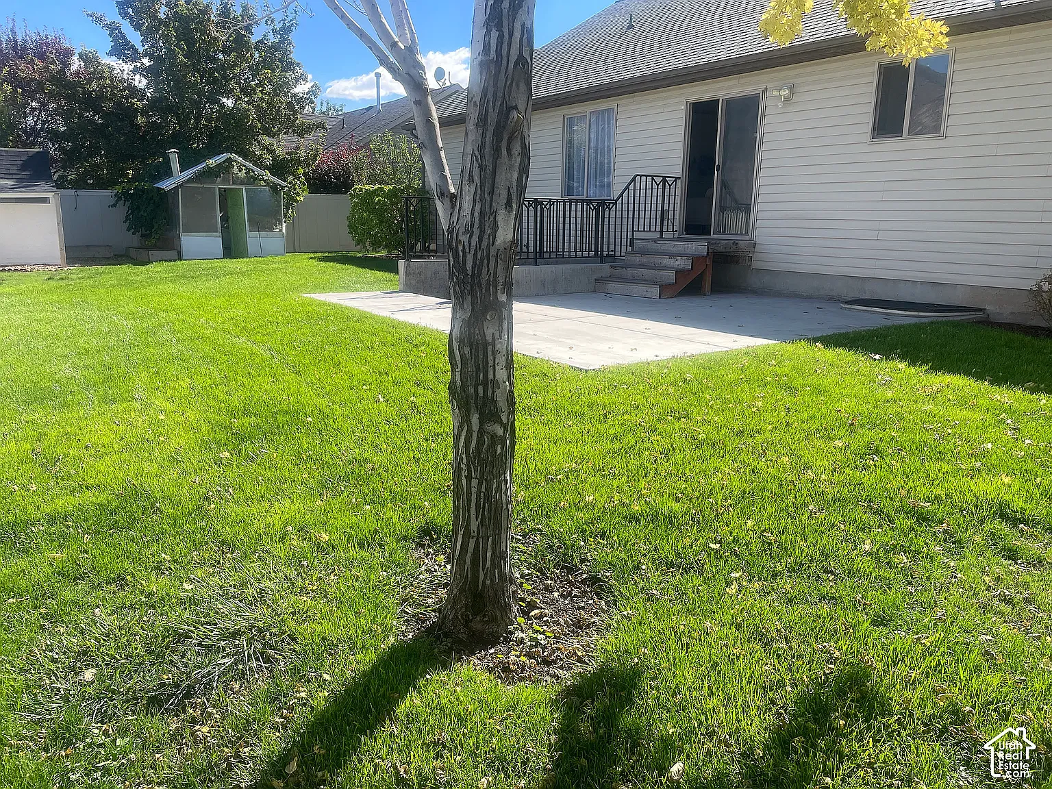6 bed, 2900 sqft, $2,800 — Photo 2