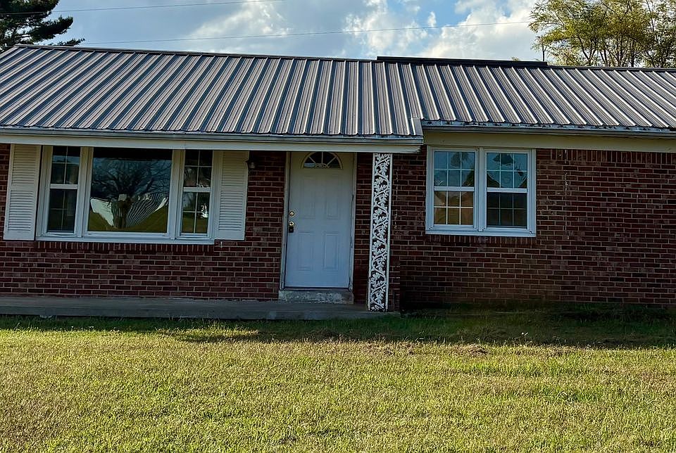1st image of 301 7th St