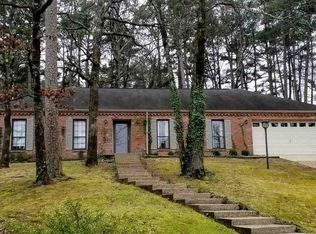 15 Heritage Ct, Little Rock, AR 72211
