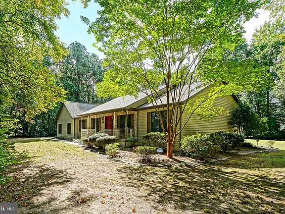 2nd image of 211 Waterford Dr