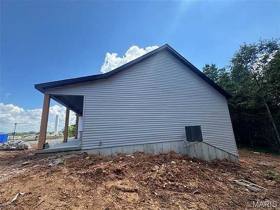 3rd image of 115 Hickory Heits Ct