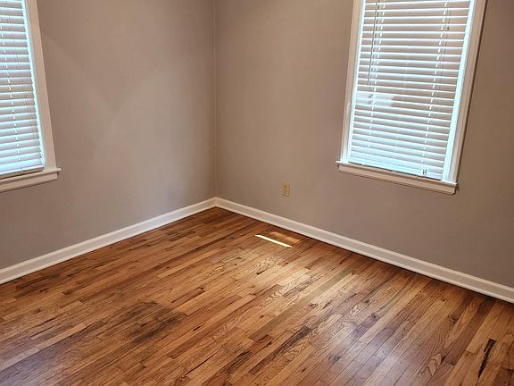 5th image of 10415 E 27th St