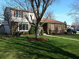 136 Sundown Trl, Williamsville, NY 14221