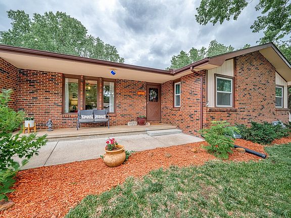 2nd image of 2356 Northwood Ln