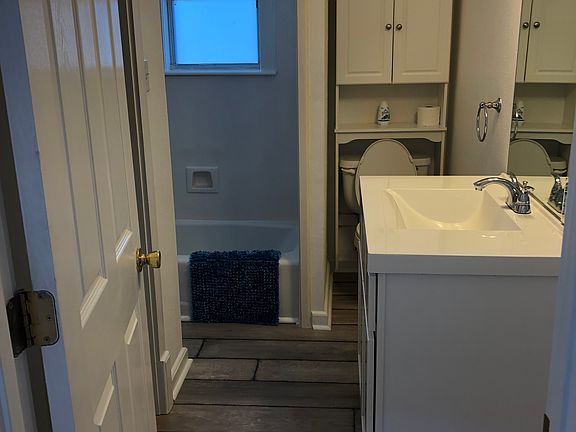 4th image of 1118 Avenue A