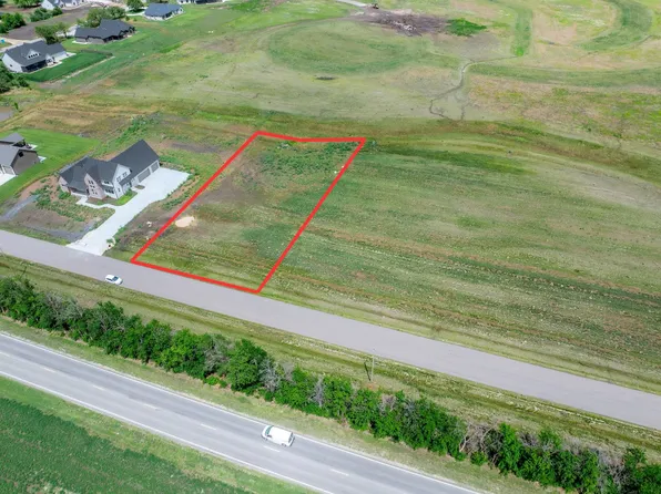 16755 W Hickory Cir, Goddard, KS 67052