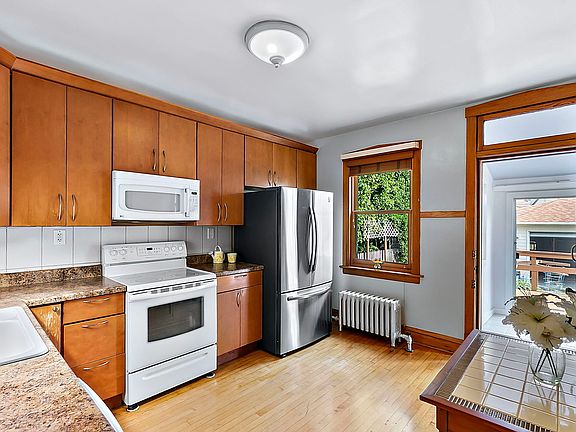 5th image of 4849 W Newport Ave