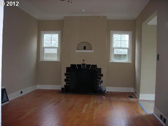 3rd image of 217 W 35th St