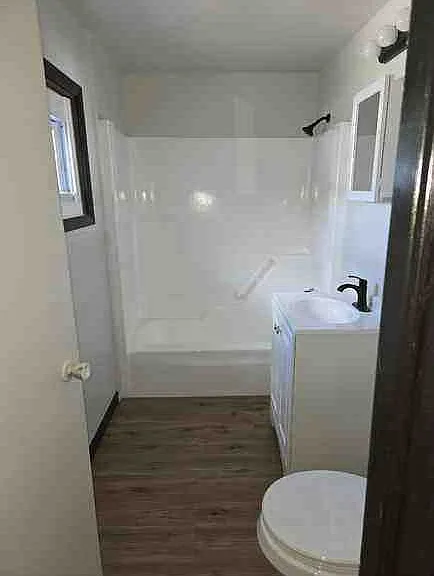548 Heath St — Photo 18