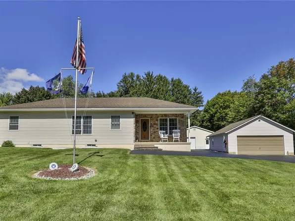 4325 Levans Rd, Orefield, PA 18069