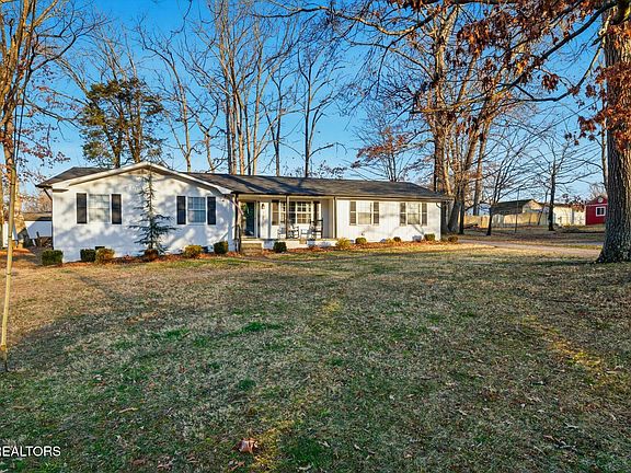 2nd image of 705 Ike Ln