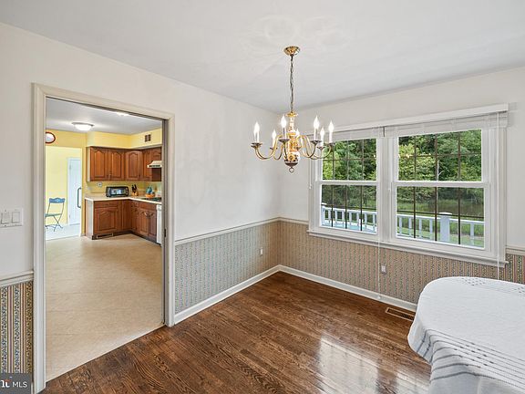 5th image of 117 Governors Way S
