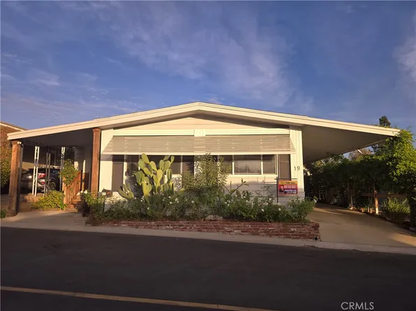 327 E Ash St #19, Brea, CA 92821