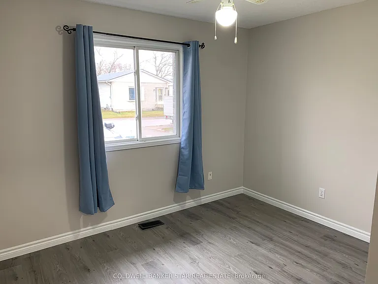27 Steele St — Photo 12