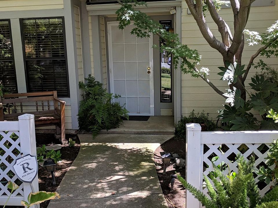 1st image of 945 E Foxhill Dr