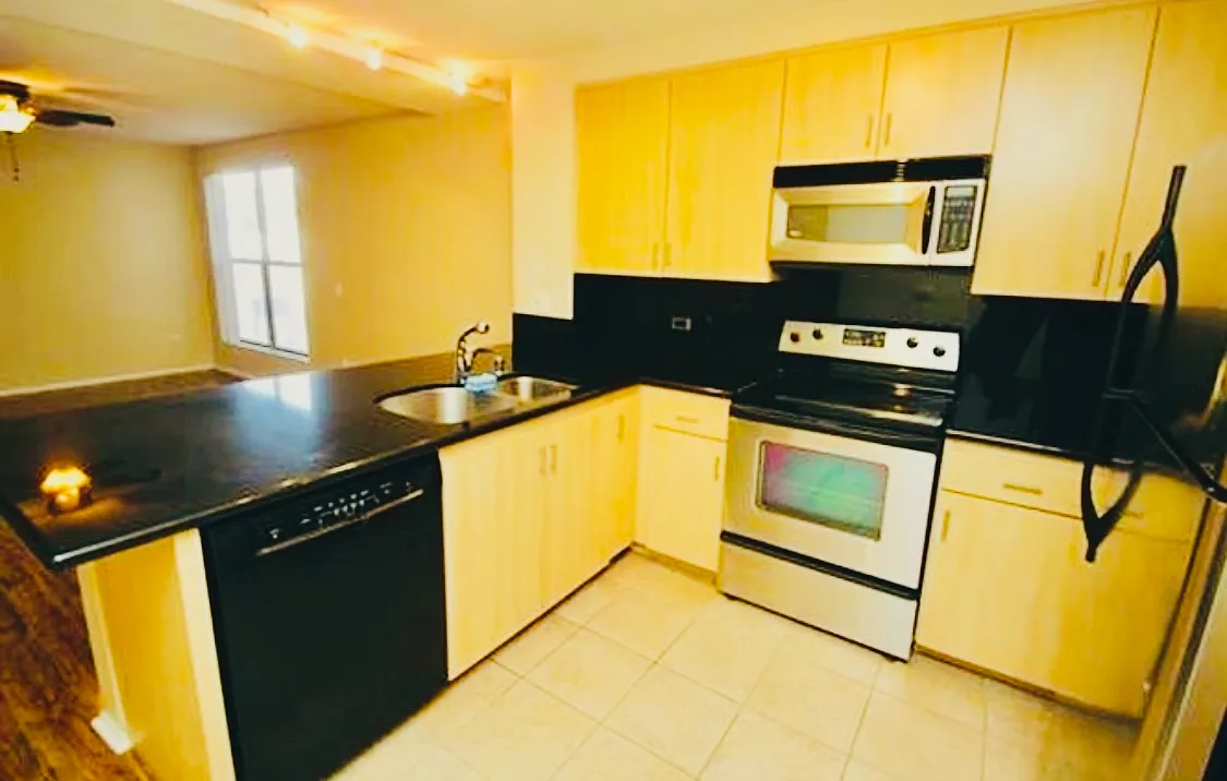 1 bed, 750 sqft, $2,299 — Photo 1