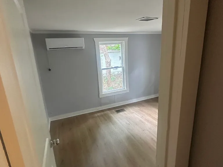 305 Bowers St — Photo 5