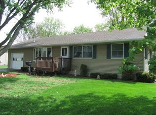 442 N Locust St, Genoa, IL 60135
