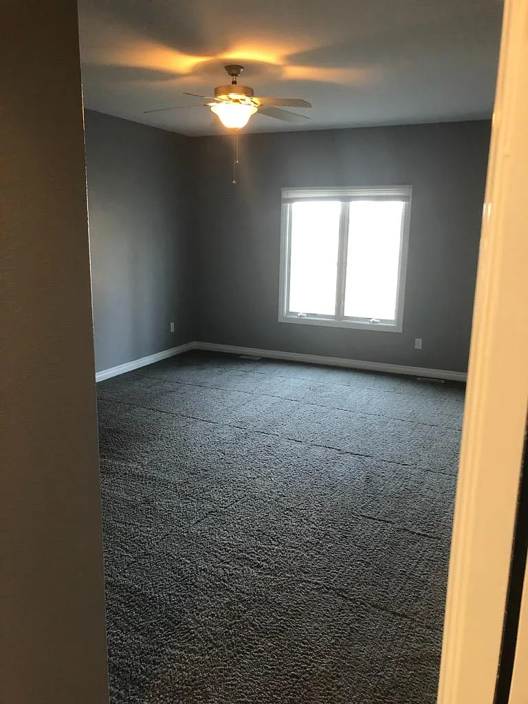 3 bed, 2100 sqft, $2,500 — Photo 4