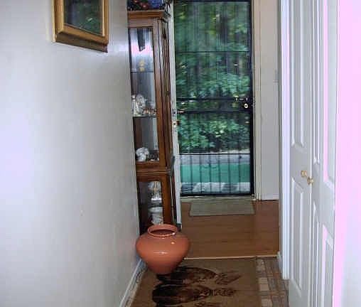 3rd image of 726 Garden View Dr