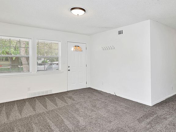 4th image of 3361 S Vine St