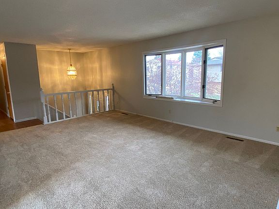 5th image of 3602 Crown Ct