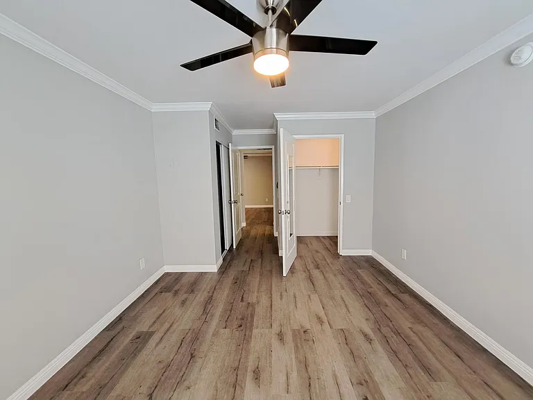 5718 Camellia Ave #107 — Photo 20