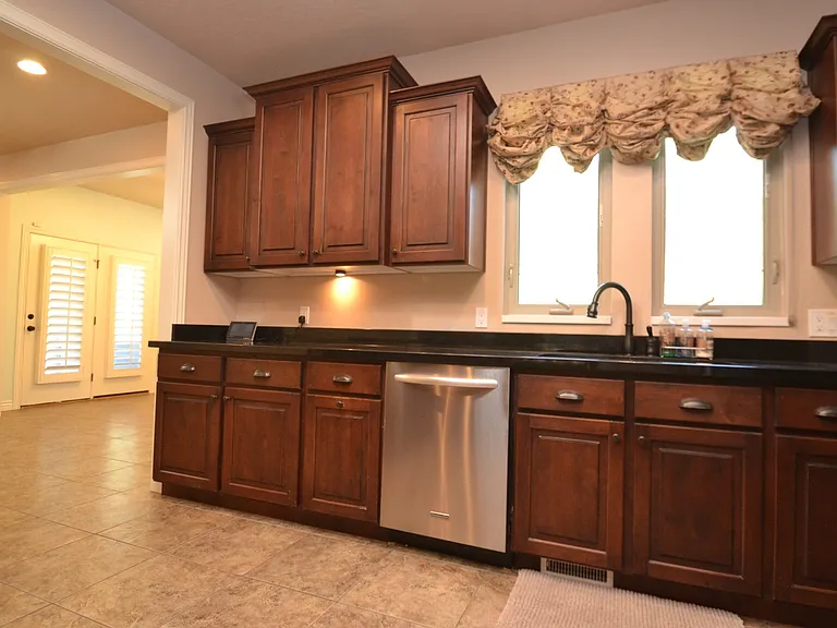 10741 S Weiss Dr — Photo 13