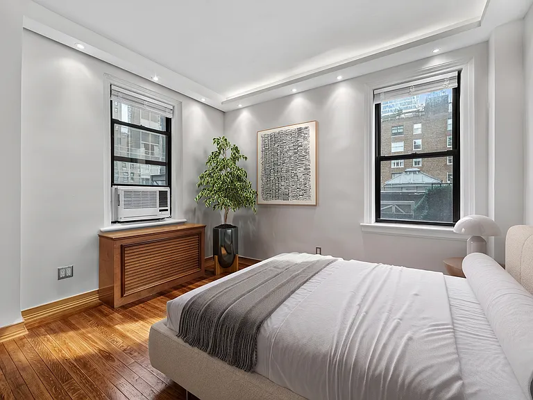 150 W 58th St #11B — Photo 6