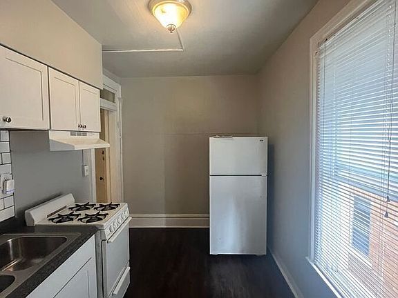 4th image of 401 E 14th Ave APT B