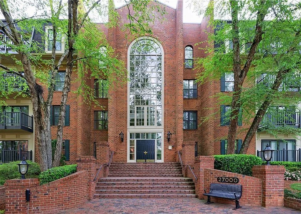 27306 Plantation Dr NE #306