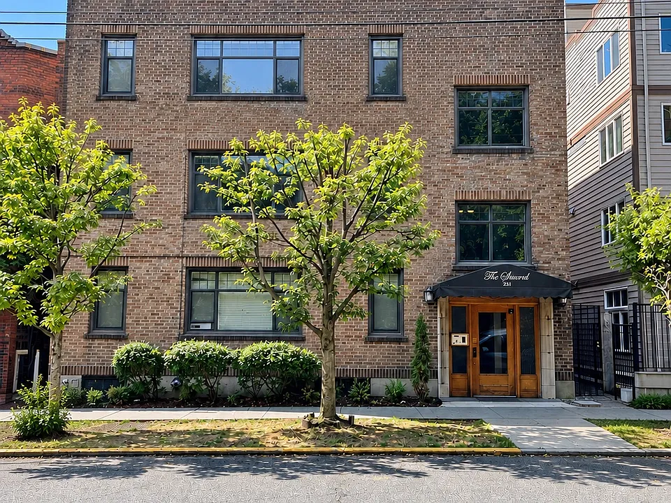 221 Belmont Ave E #202