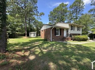 5421 Hampton Rd, Fayetteville, NC 28311
