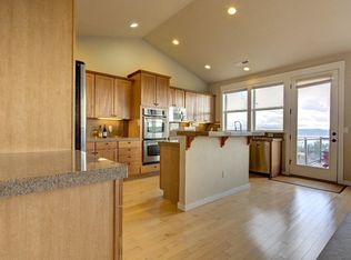 902 W Z St, Washougal, WA 98671