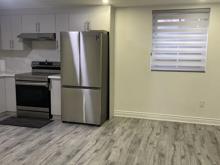 30 Roulette Cres — Photo 3
