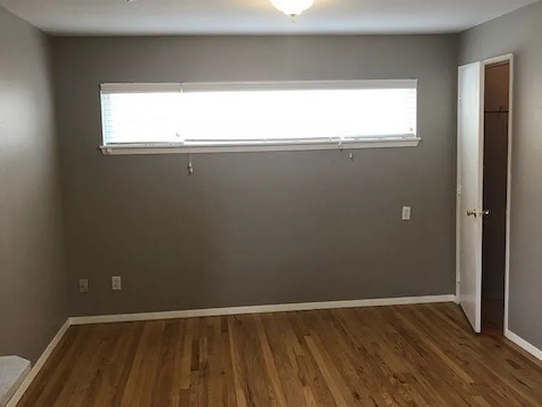 310 Bellevue Ave E — Photo 9