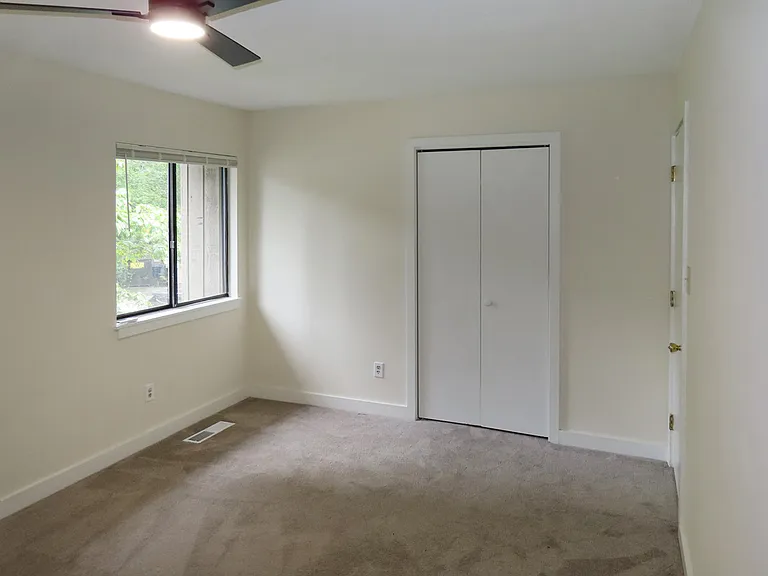 424 Fairoaks Cir — Photo 19