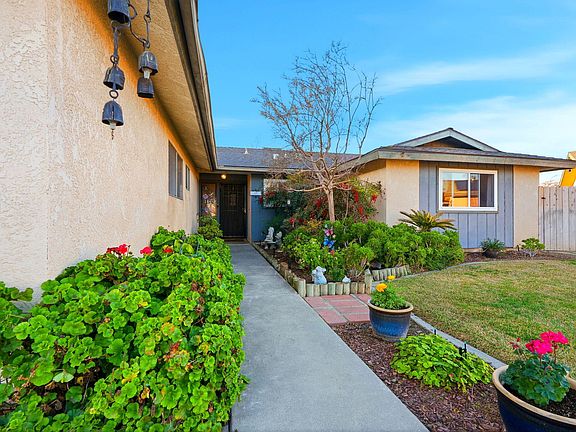 3rd image of 2134 Oakwood Court