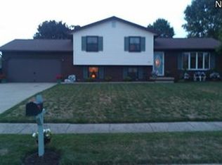 521 Cheyenne Cir, Louisville, OH 44641